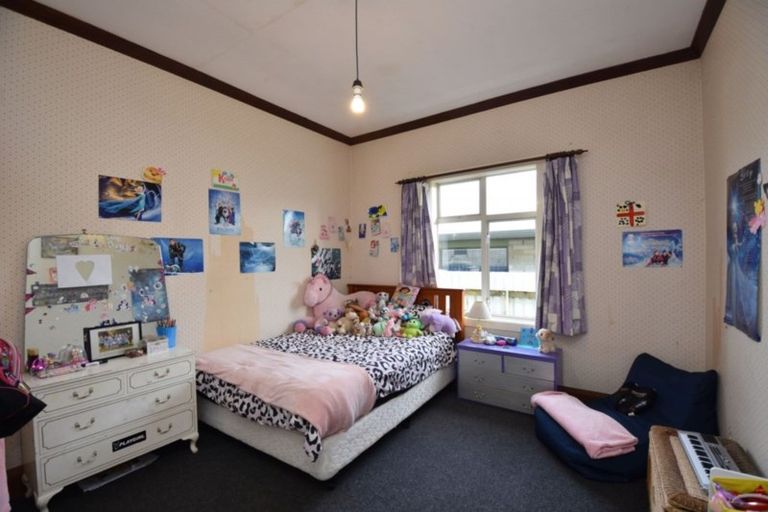 Photo of property in 33 Hardy Street, Strathern, Invercargill, 9812