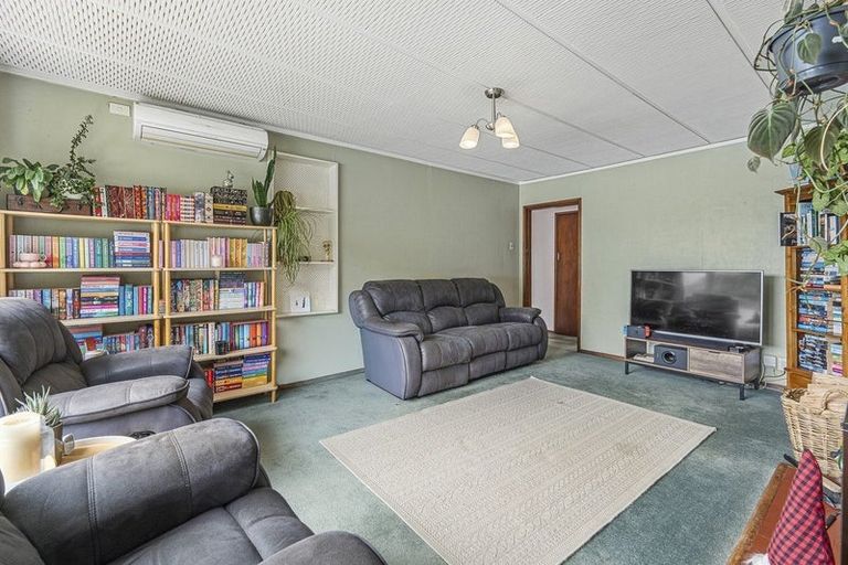 Photo of property in 108 Huatoki Street, Frankleigh Park, New Plymouth, 4310