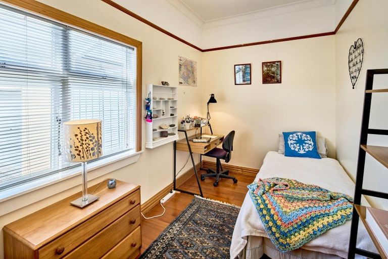 Photo of property in 133 Melbourne Road, Island Bay, Wellington, 6023