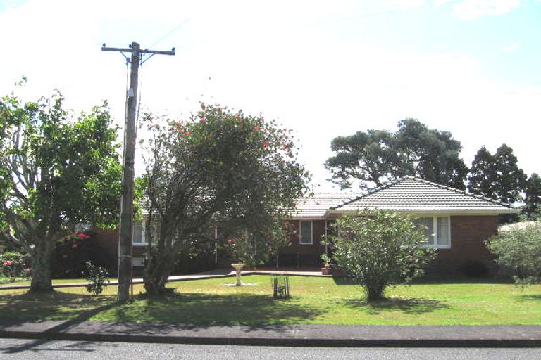 Photo of property in 89 Cliff View Drive, Green Bay, Auckland, 0604