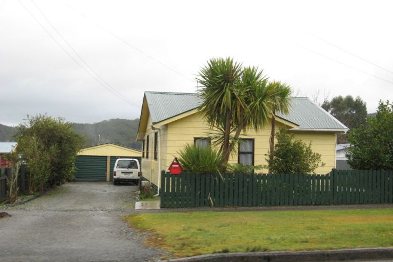 Photo of property in 47 Omapere Street, Dobson, Greymouth, 7805