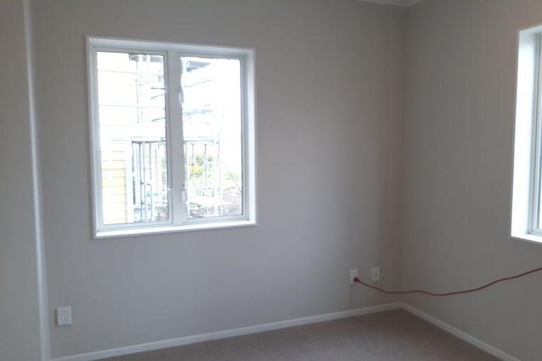 Photo of property in 28 Saddleback Crescent, Papakura, 2110