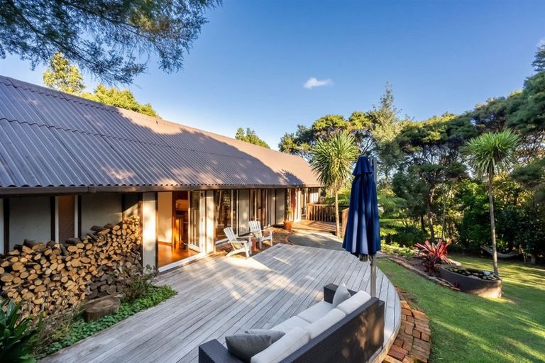 Photo of property in 16 Wilding Avenue, Northcote Point, Auckland, 0627