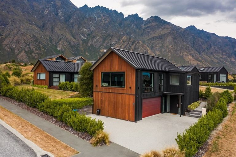 Photo of property in 21 Falconer Rise, Jacks Point, Queenstown, 9371