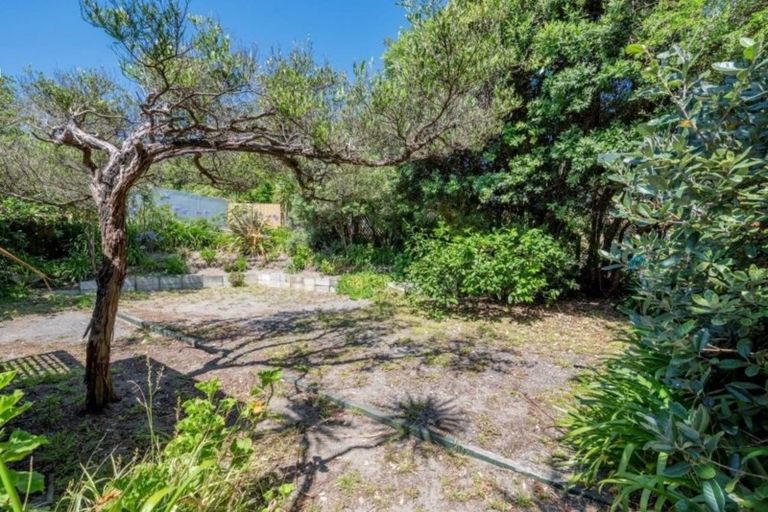 Photo of property in 30 Field Way, Waikanae Beach, Waikanae, 5036