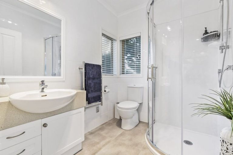Photo of property in 7 Toledo Avenue, Henderson, Auckland, 0612