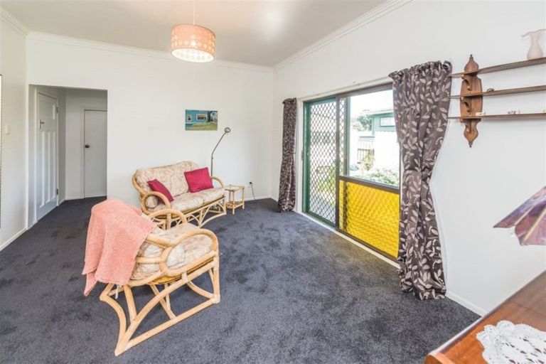 Photo of property in 250 Cornfoot Street, Castlecliff, Whanganui, 4501