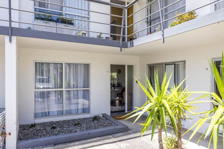 Photo of property in 5/19a Verbena Road, Birkdale, Auckland, 0626