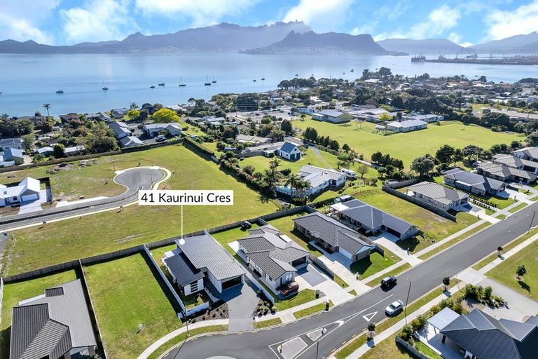 Photo of property in 41 Kaurinui Crescent, One Tree Point, 0118