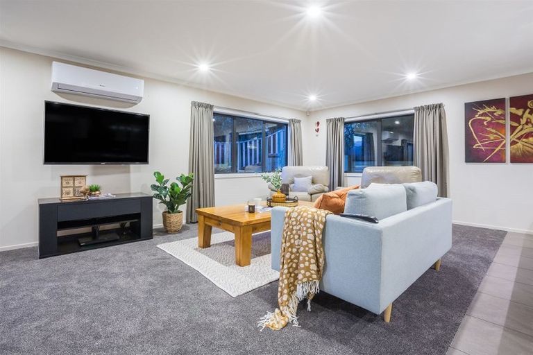 Photo of property in 78 Aotea Drive, Aotea, Porirua, 5024