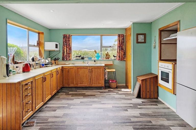 Photo of property in 15 Surrey Street, Orepuki, Riverton, 9881