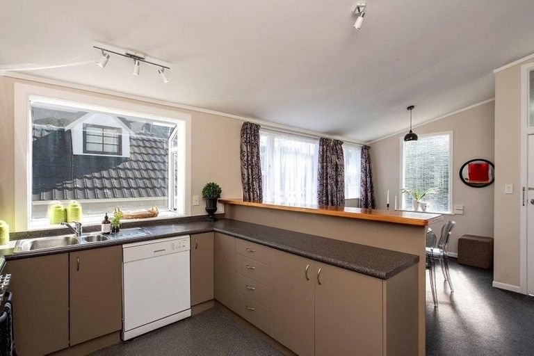Photo of property in 296 Karori Road, Karori, Wellington, 6012