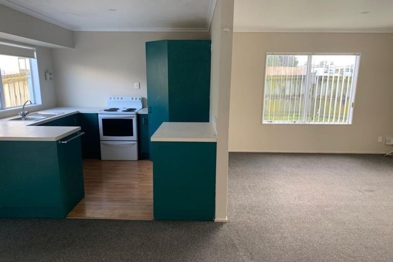 Photo of property in 8 Solveig Place, Randwick Park, Auckland, 2105