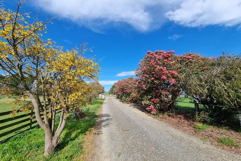Photo of property in 1063 Riverton Otautau Road, Gropers Bush, Riverton, 9883