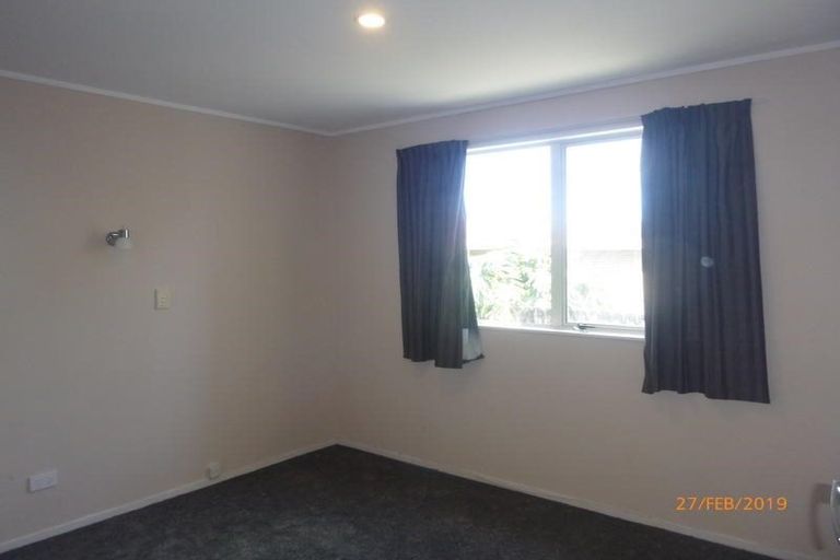 Photo of property in 3/56 Flanshaw Road, Te Atatu South, Auckland, 0610