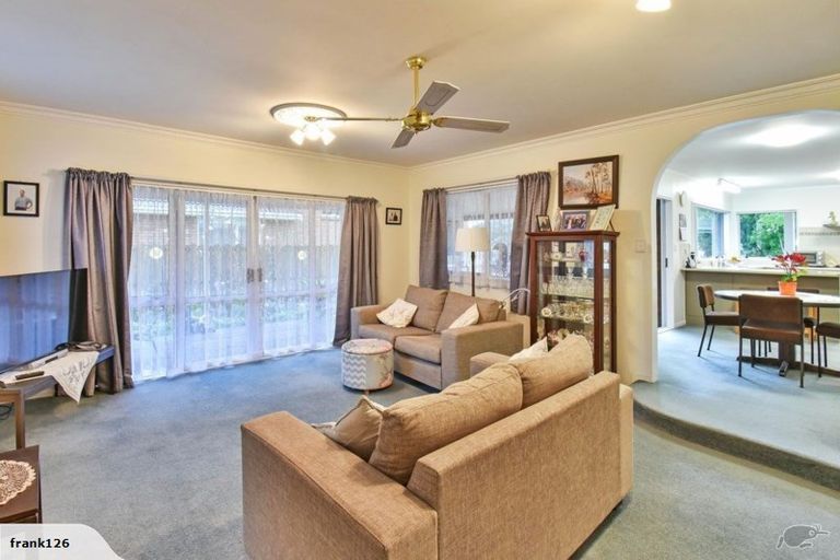 Photo of property in 2 Tuakura Way, The Gardens, Auckland, 2105