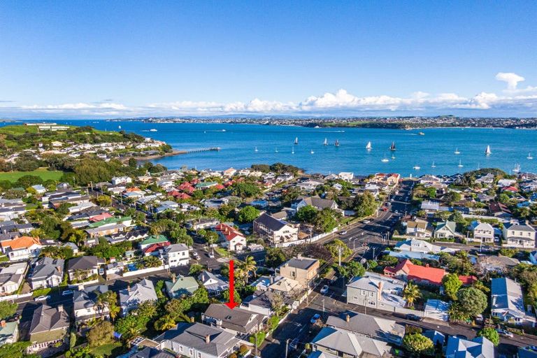 Photo of property in 30 Church Street, Devonport, Auckland, 0624