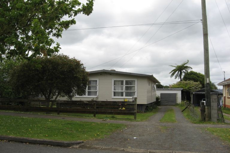 Photo of property in 59 Birdwood Road East, Pukekohe, 2120