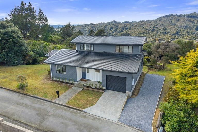 Photo of property in 201 Holborn Drive, Stokes Valley, Lower Hutt, 5019