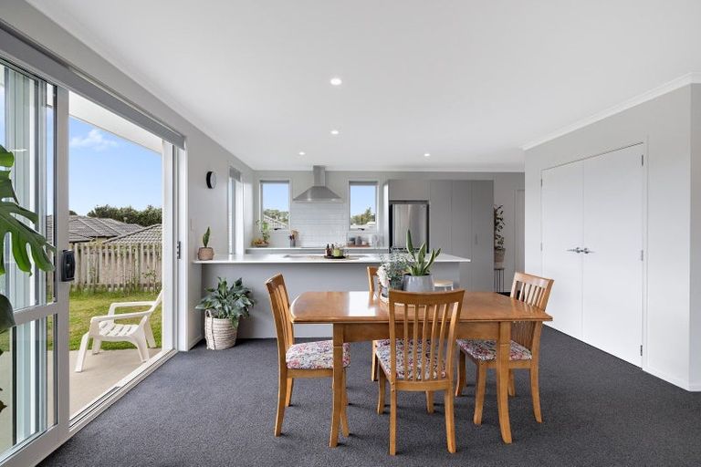 Photo of property in 1 Harakeke Way, Papamoa Beach, Te Puke, 3187