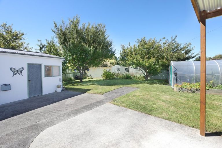 Photo of property in 21 Flower Street, Bulls, 4818