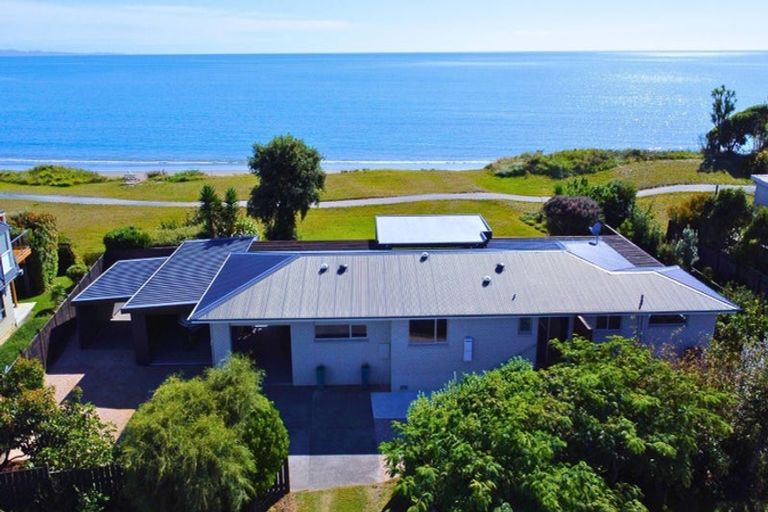 Photo of property in 62 Selwyn Street, Pohara, Takaka, 7183