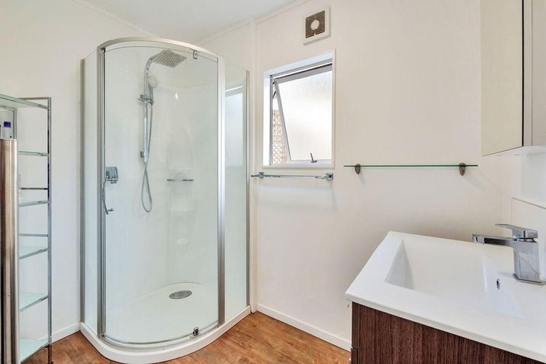 Photo of property in 4/372 Whangaparaoa Road, Stanmore Bay, Whangaparaoa, 0932