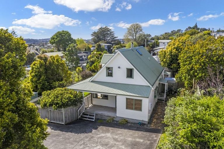 Photo of property in 27 Gledstane Road, Stanmore Bay, Whangaparaoa, 0932