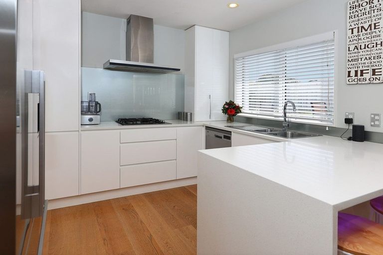 Photo of property in 7 Nirmal Place, Sunnyvale, Auckland, 0612