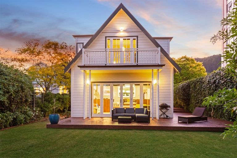 Photo of property in 60a Hobson Street, Thorndon, Wellington, 6011