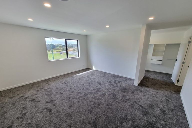 Photo of property in 25 Henriette Place, Totara Park, Auckland, 2105