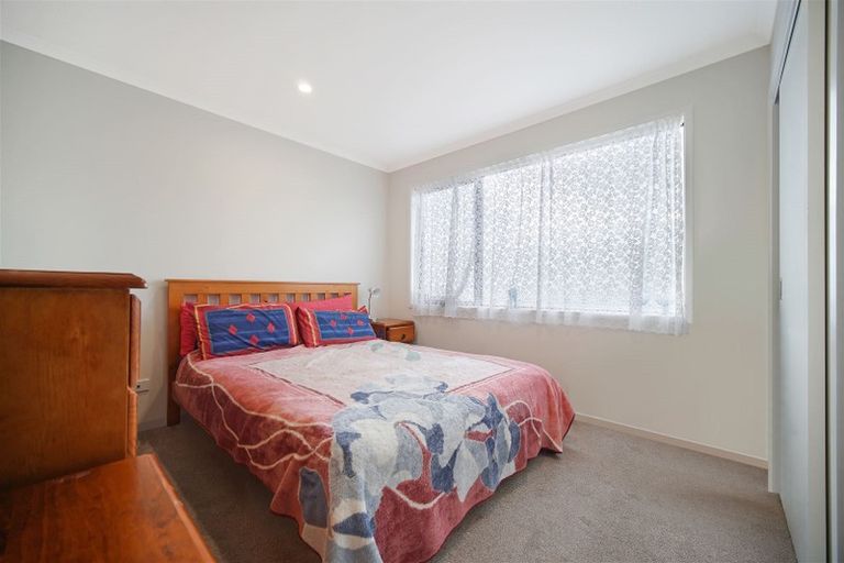 Photo of property in 17 Fermi Lane, Papakura, 2110