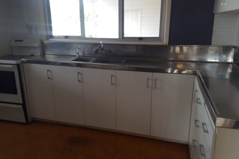 Photo of property in 85 Glengarry Road, Glen Eden, Auckland, 0602