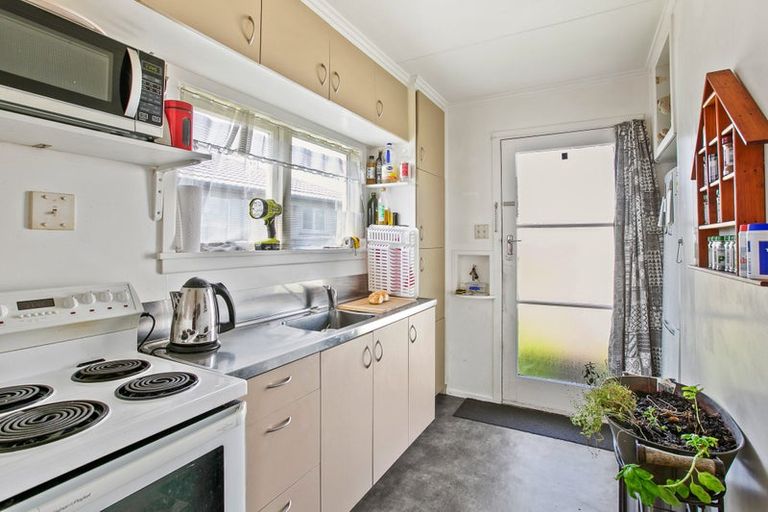 Photo of property in 418a-c Carrington Street, Upper Vogeltown, New Plymouth, 4310