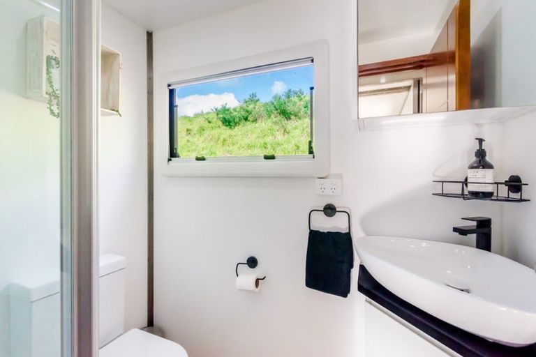 Photo of property in 22 Flaxmere Street, Waikanae Beach, Waikanae, 5036