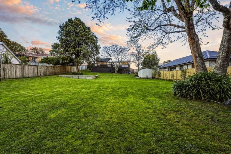 Photo of property in 43 Maude Street, Riverhead, 0820