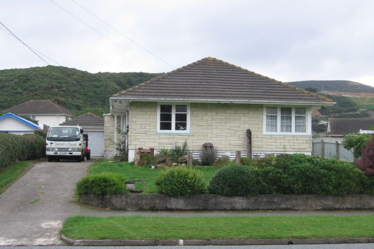 Photo of property in 73 Molesworth Street, Taita, Lower Hutt, 5011