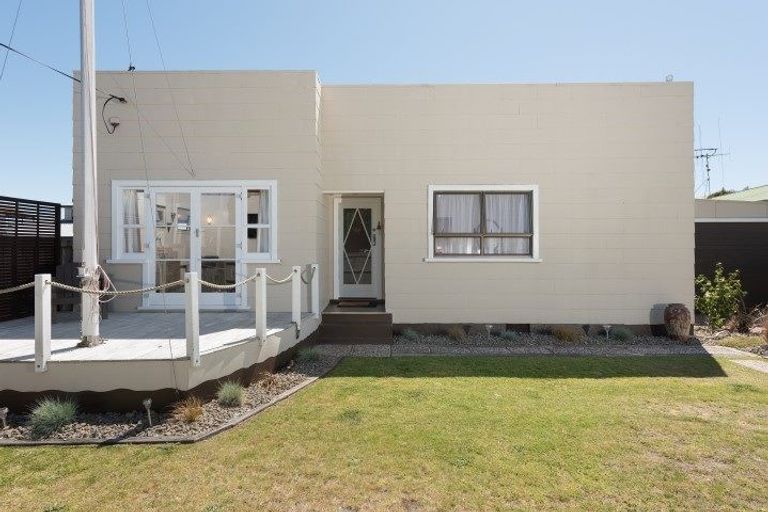 Photo of property in 35 Ngatai Road, Otumoetai, Tauranga, 3110