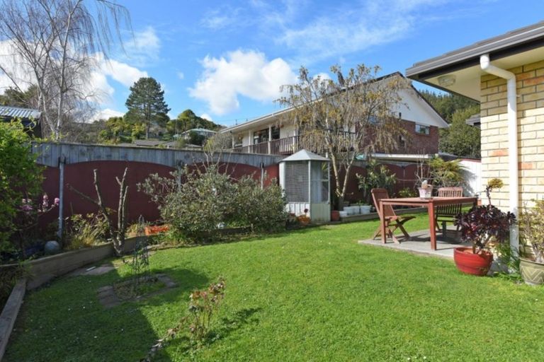 Photo of property in 1a Garth Lane, Maoribank, Upper Hutt, 5018