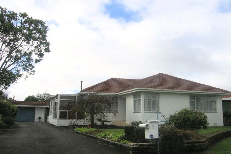 Photo of property in 21 Gloucester Street, Takaro, Palmerston North, 4412