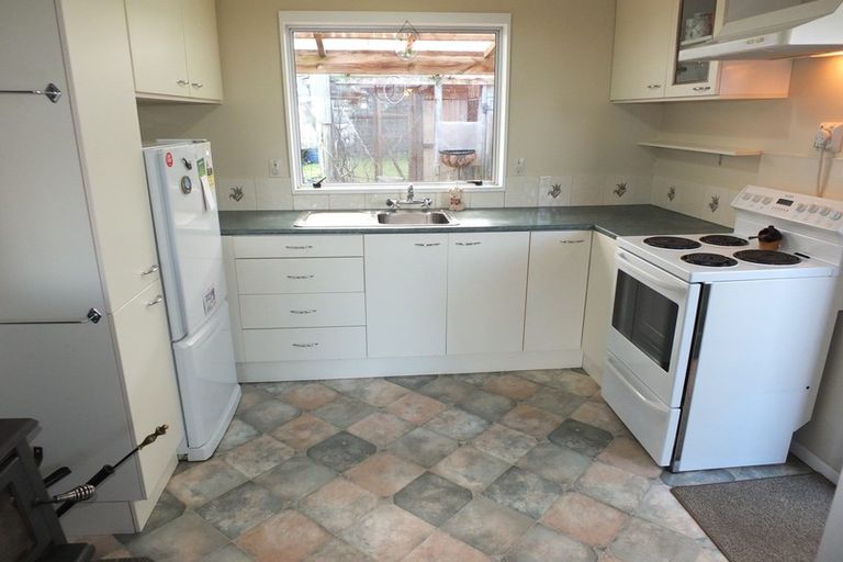 Photo of property in 27 Hennessy Street East, Foxton Beach, Foxton, 4815