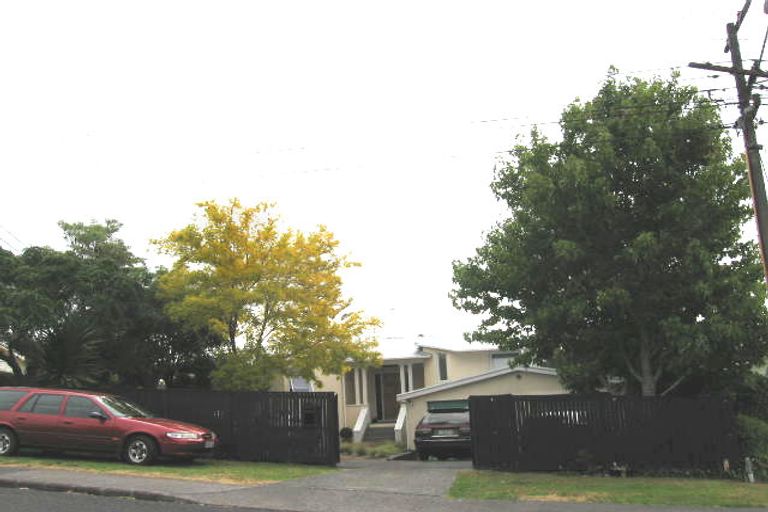Photo of property in 44 Salisbury Road, Birkdale, Auckland, 0626