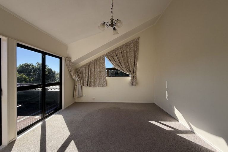 Photo of property in 7 Aotearoa Terrace, Murrays Bay, Auckland, 0630
