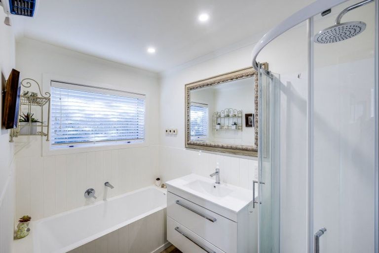 Photo of property in 3/30 Meeanee Quay, Westshore, Napier, 4110