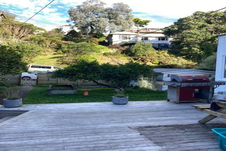 Photo of property in 35 Melrose Road, Island Bay, Wellington, 6023