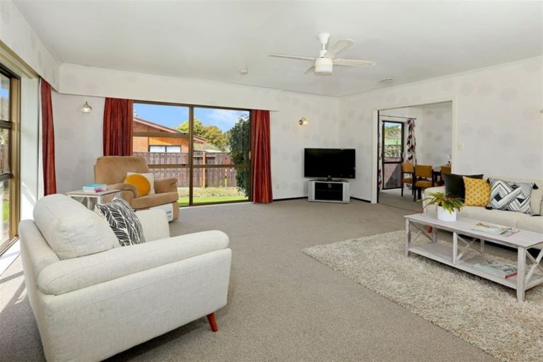 Photo of property in 10 Muscat Place, Henderson, Auckland, 0612