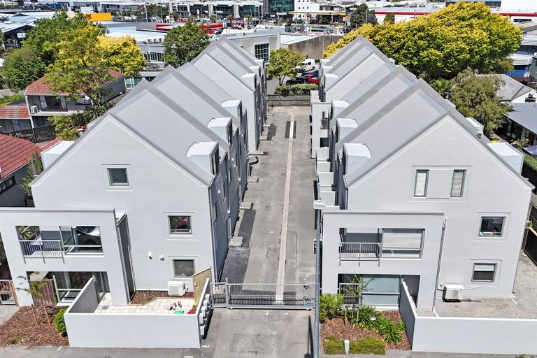 Photo of property in Hagley Mews, 4/454 Hagley Avenue, Christchurch Central, Christchurch, 8011