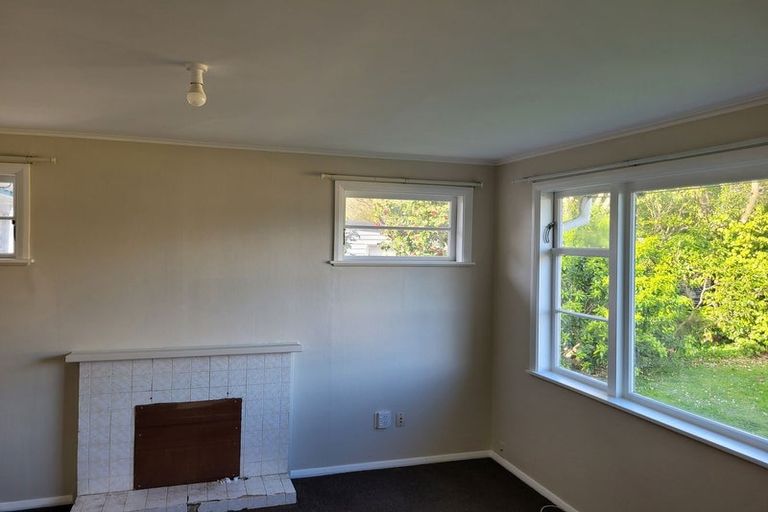 Photo of property in 33 Naenae Road, Naenae, Lower Hutt, 5011