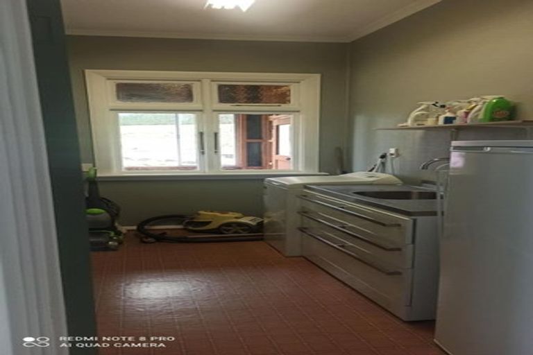 Photo of property in 28 Milton Highway, Balclutha, 9272