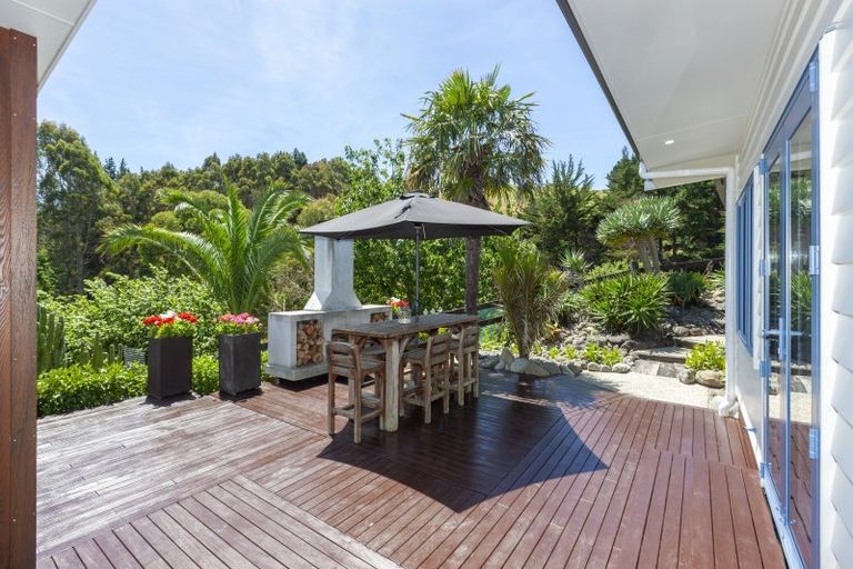 Photo of property in 105 Waterfall Road, Paraparaumu, 5032